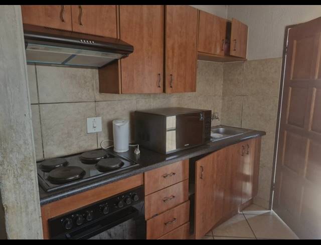 3 BEDROOM FREEHOLD FOR SALE IN THE ORCHARDS